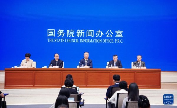 在线股票配资开户 新华全媒+｜更大力度优化市场准入环境——相关部门解读《关于完善市场准入制度的意见》